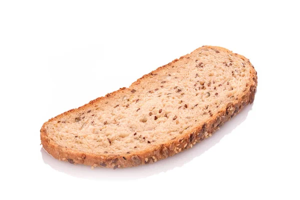 Snijd Van Volkorenbrood Met Korrels Wit Geïsoleerd — Stockfoto