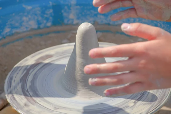 Children Hands Piece Crude Clay Potter Wheel Child Learns Work — Stock Photo, Image