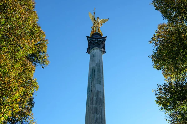 Ange Paix Doré Sur Monument Munich Colonne — Photo