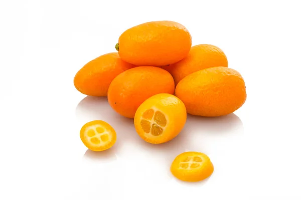 Fruta Naranja Madura Fresca Aislada Sobre Fondo Blanco — Foto de Stock