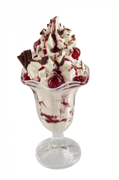 Puha Vaníliafagylaltot Szolgálunk Fel Meggyes Maraschino Cseresznyével Gyümölcsös Sziruppal Vagy — Stock Fotó
