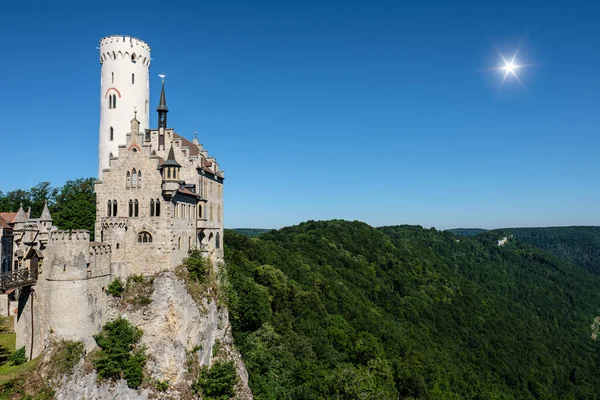 Castelo Lichtenstein Com Sol Céu Swabian Alb Alemanha — Fotografia de Stock