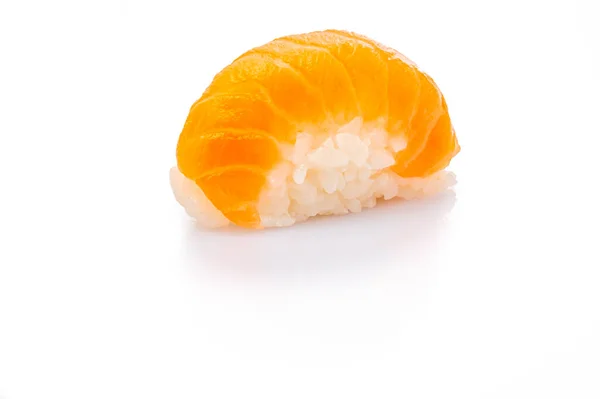 Nigiri Sushi Com Peixe Salmão Cru Close Branco — Fotografia de Stock