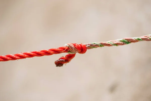 Мотузковий Вузол Білий Розмитий Фон Сильний Язаний — стокове фото