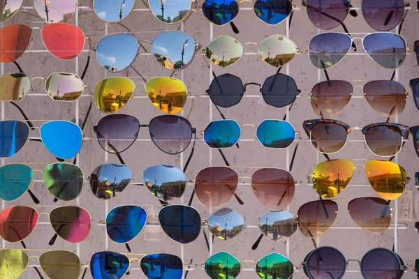 Multi Barevné Sluneční Brýle Zrcadlovým Odrazem — Stock fotografie