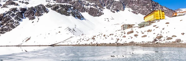 Ski Dans Chili Par Une Journée Ensoleillée Avec Beaucoup Neige — Photo
