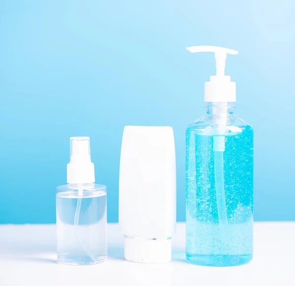 Kunststoffspender Desinfektionsmittel Alkohol Gel Pumpe Und Sprühflasche Zum Händewaschen Hygiene — Stockfoto