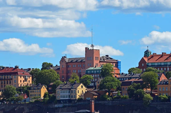 ストックホルムの旧市街の景色のパノラマ スウェーデン夏の下で スカンディナヴィアのトップの目的地 — ストック写真