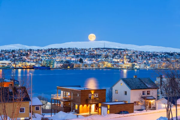 Tromso City Full Moon Télen Karácsony Tromso Ban Norvégia — Stock Fotó