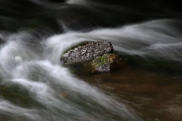 Wiele Kamieni Rzece — Zdjęcie stockowe