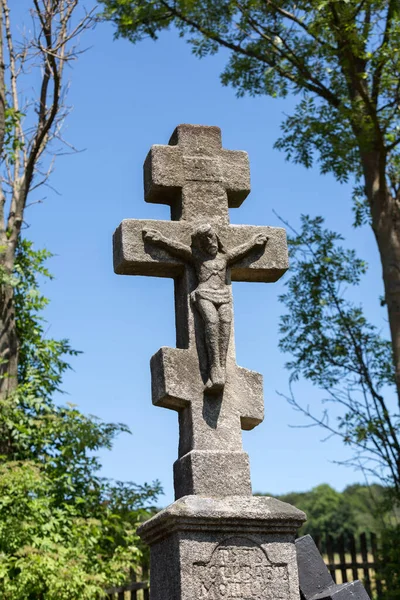 Estátua Pedra Forma Cruz Cemitério — Fotografia de Stock