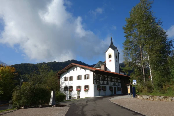 Église Paroissiale Catholique Walburga Philip James Weissensee — Photo