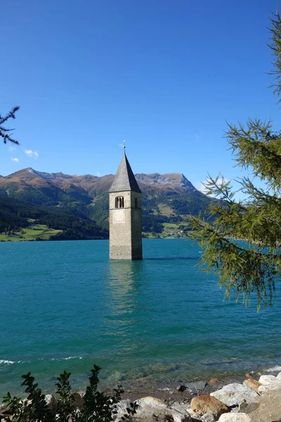 Kloktoren Van Voormalige Parochiekerk Katharina Reschensee Zuid Tirol — Stockfoto