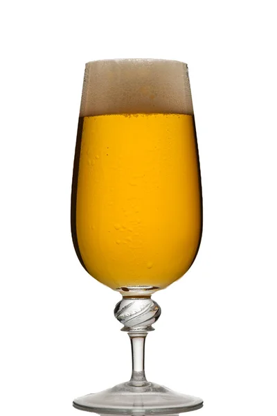 Birra Con Schiuma Bicchiere Bianco Retroilluminato Isolato — Foto Stock