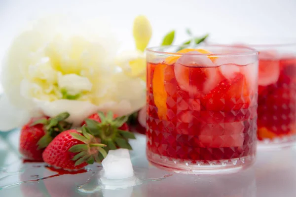 Cóctel Verano Con Fresas Frescas Menta — Foto de Stock