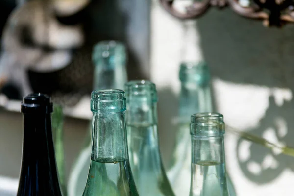 Бутылки Вина Ряд — стоковое фото