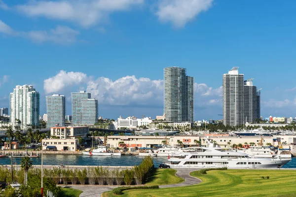 Miami Usa April 2019 Cityscape Miami One Island Park Marina — Stockfoto