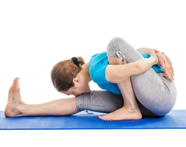 Yoga Joven Hermosa Mujer Delgada Instructora Yoga Haciendo Forward Bends —  Fotos de Stock