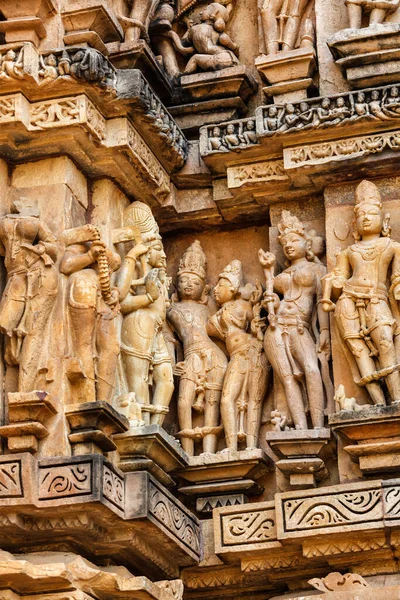 有名な石彫りの彫刻 Vishvanath 寺院カジュラホ インド ユネスコ世界遺産 — ストック写真