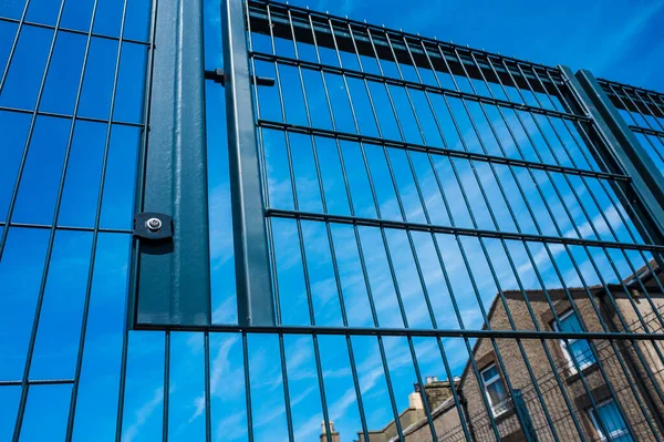 Modernes Bürogebäude Mit Blauem Himmel — Stockfoto