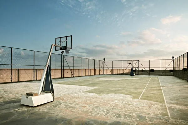 Transparente Basketballtafel Der Dämmerung Unter Freiem Himmel — Stockfoto