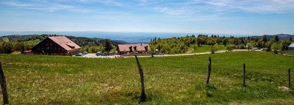 Schöne Landschaft Mit Einem Bergdorf — Stockfoto