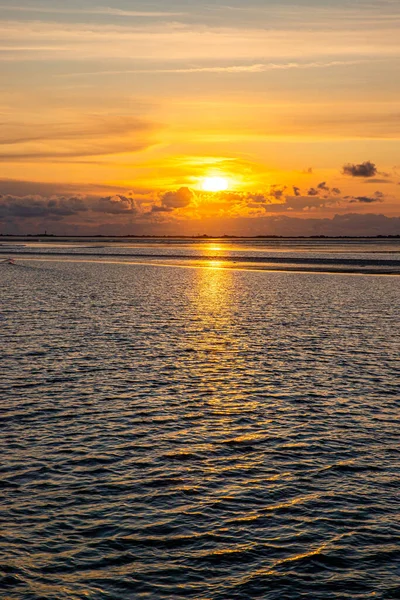 Ηλιοβασίλεμα Στη Θάλασσα Wadden Μπροστά Από Pellworm — Φωτογραφία Αρχείου