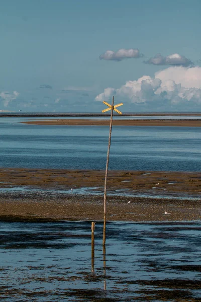 Halászhajó Strandon — Stock Fotó