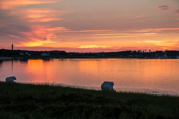 Gölün Üzerinde Gün Batımı — Stok fotoğraf