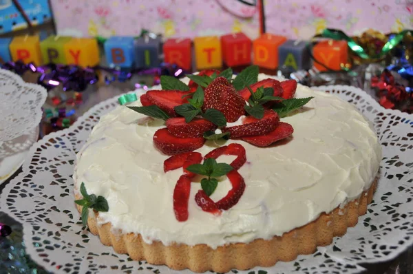 Deliziosa Torta Con Bacche Fragole — Foto Stock