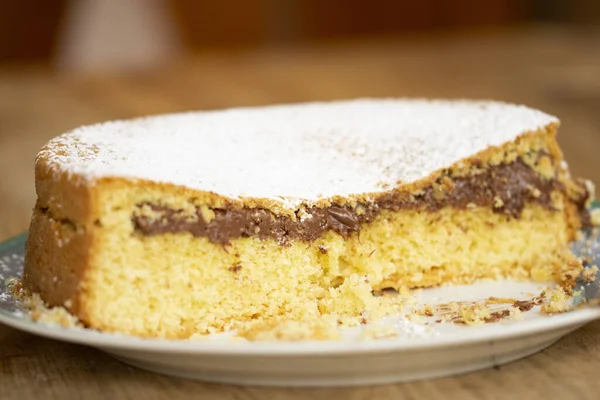 Stück Kuchen Auf Einem Weißen Teller — Stockfoto