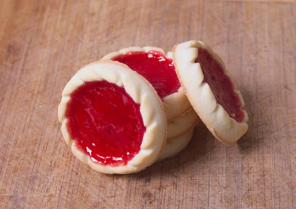 Leckeres Süßes Dessert Mit Erdbeermarmelade — Stockfoto