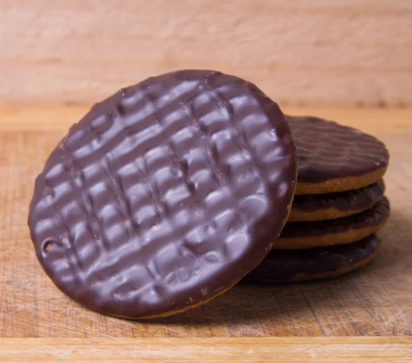 Schokoladenkekse Auf Einem Hölzernen Hintergrund — Stockfoto