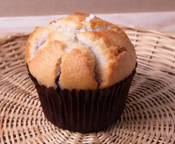 Frisch Gebackener Muffin Mit Schokolade Und Sahne — Stockfoto