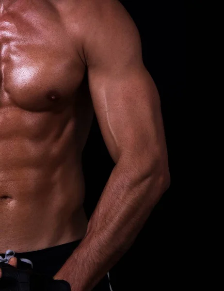 Hombre Musculoso Con Cuerpo Perfecto Sobre Fondo Negro — Foto de Stock