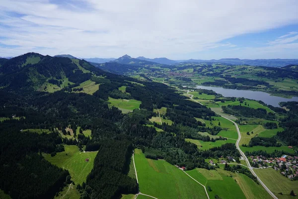 Luftaufnahme Der Stadt Der Schweizer Alpen — Stockfoto