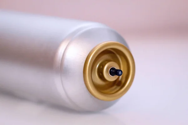 Inkludering Metall Sprayburk Som Används För Hårspray — Stockfoto