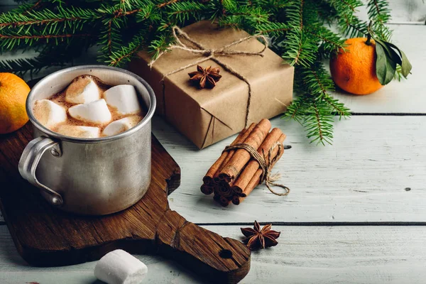 Rustik Mugg Varm Choklad Med Marshmallows Skärbräda — Stockfoto
