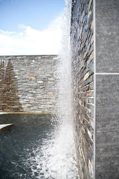 Característica Del Agua Agua Fuente Jardín Verano Moderno Relajación Recreación — Foto de Stock