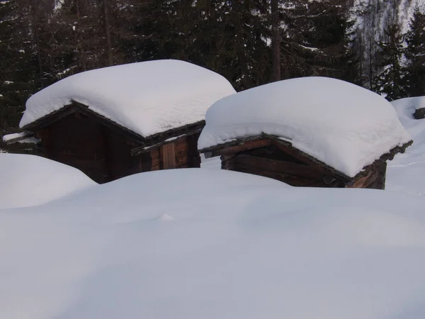 Houten Huis Sneeuw — Stockfoto