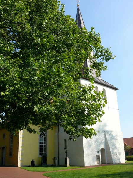 Güzel Kilise Binasının Manzarası — Stok fotoğraf