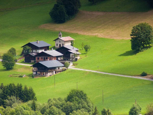 Schöne Landschaft Mit Einem Haus Den Bergen — Stockfoto