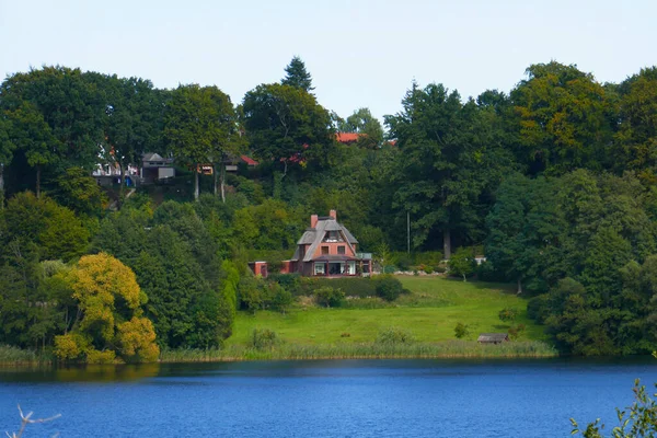 拉特泽堡湖畔的度假屋 — 图库照片