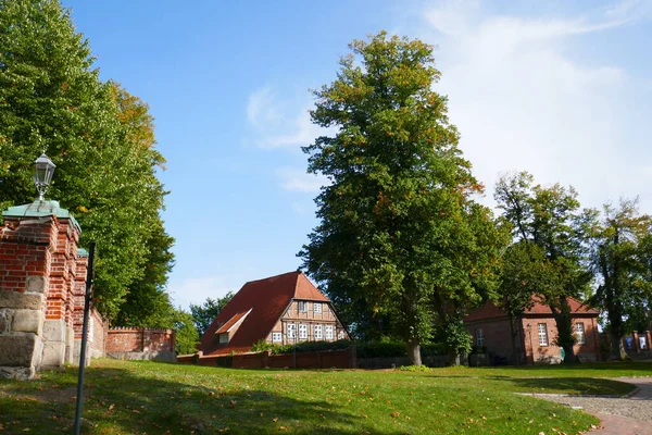Stary Drewniany Dom Parku — Zdjęcie stockowe