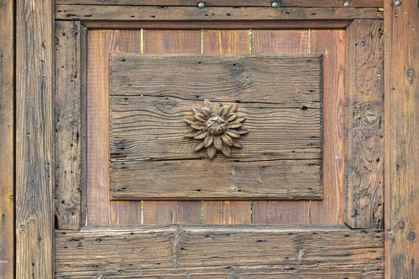 Old Wooden Door Cross — Stock Photo, Image