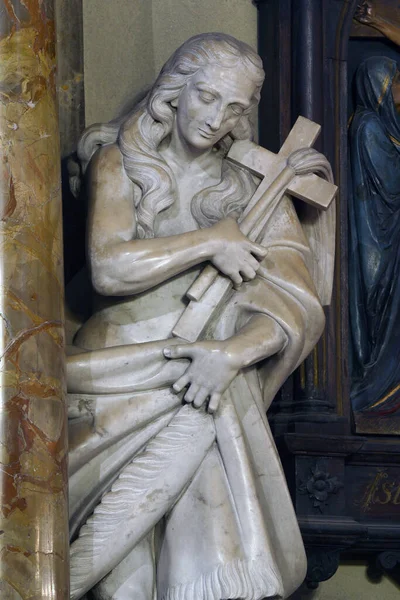 Reims Fransa Daki Kutsal Üçleme Kilisesi Nin Bakire Meryem Heykeli — Stok fotoğraf