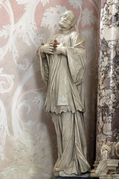 聖ピーターズ大聖堂の聖三位一体大聖堂の像 — ストック写真