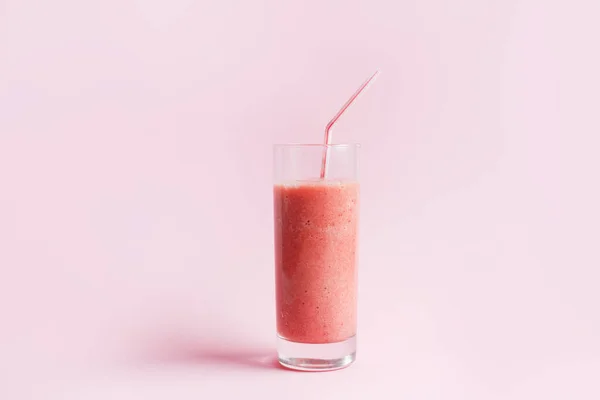 Smoothie Aux Fraises Milkshake Pot Maçon Sur Fond Pastel Rose — Photo