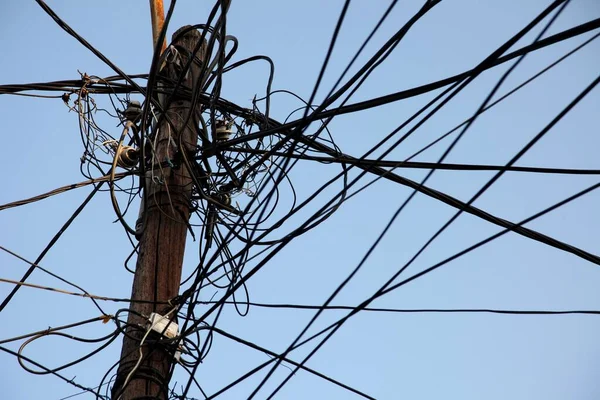 Una Maraña Cables Electricidad Comunicaciones Antenas Televisión Antenas Parabólicas Prizren — Foto de Stock