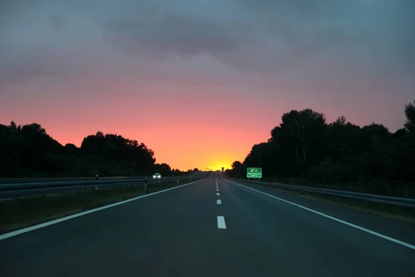 Solnedgång Över Vägen Landsbygden — Stockfoto